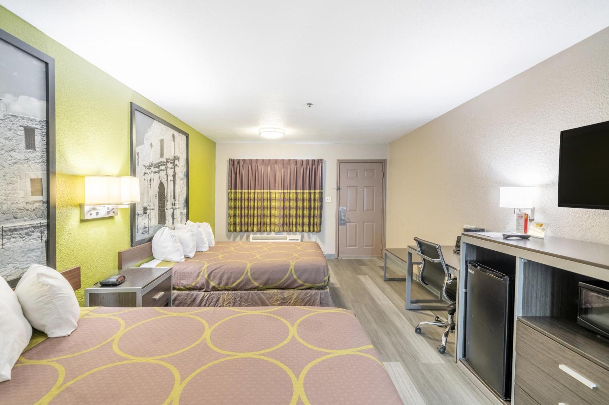 Super 8 By Wyndham San Antonio/Riverwalk Area Eksteriør bilde