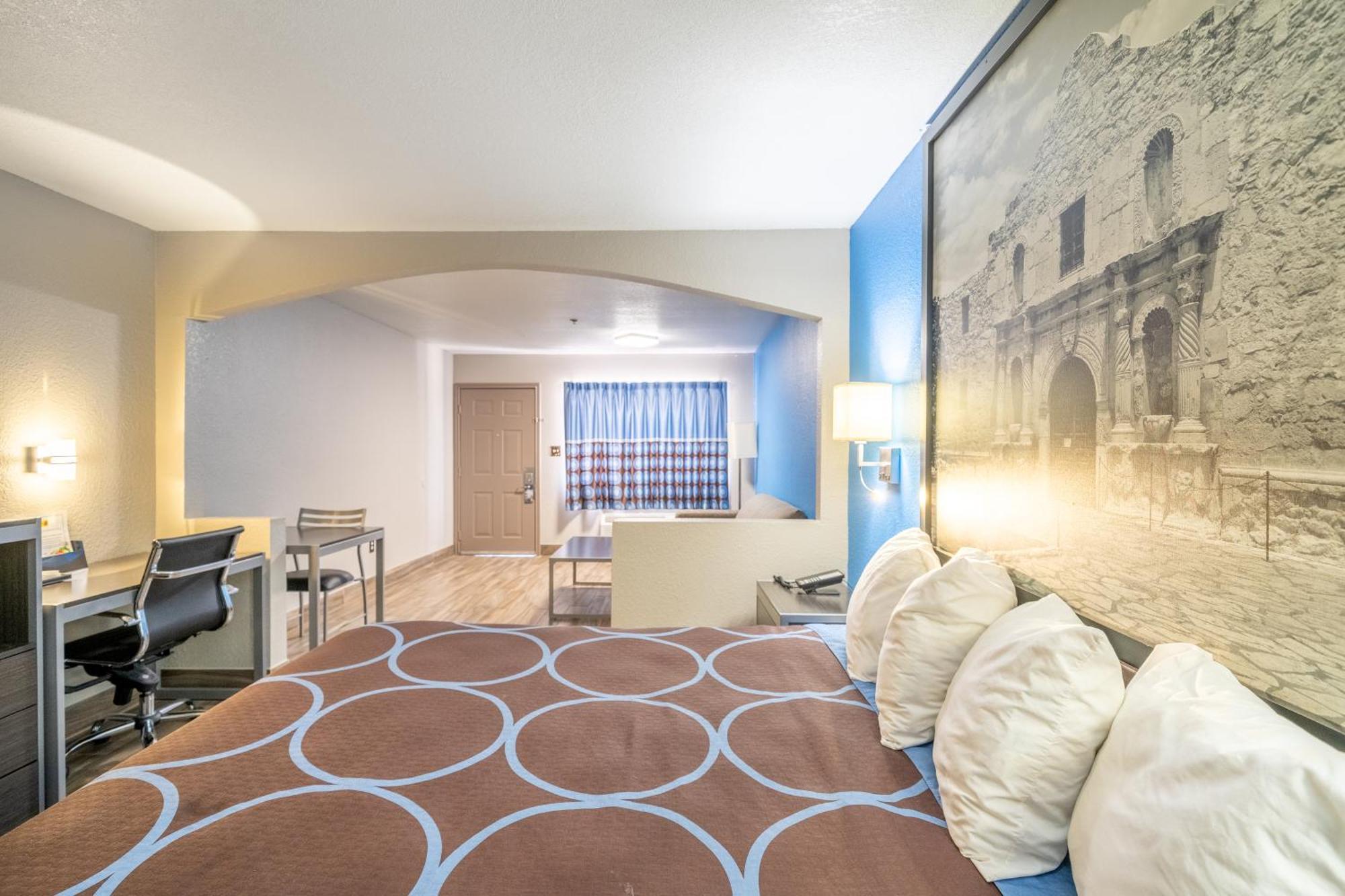 Super 8 By Wyndham San Antonio/Riverwalk Area Eksteriør bilde